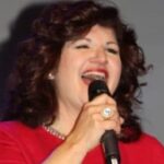 Profile photo of Julie